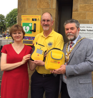 Defib 2: unveiled 18th July 2017, with Banbury mayor and Spratt Endicott staff, who raised money for our cause